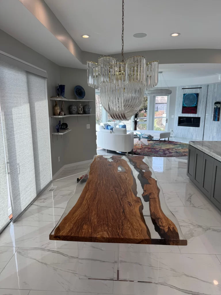 Custom Transparent Resin Table with Exquisite Craftsmanship