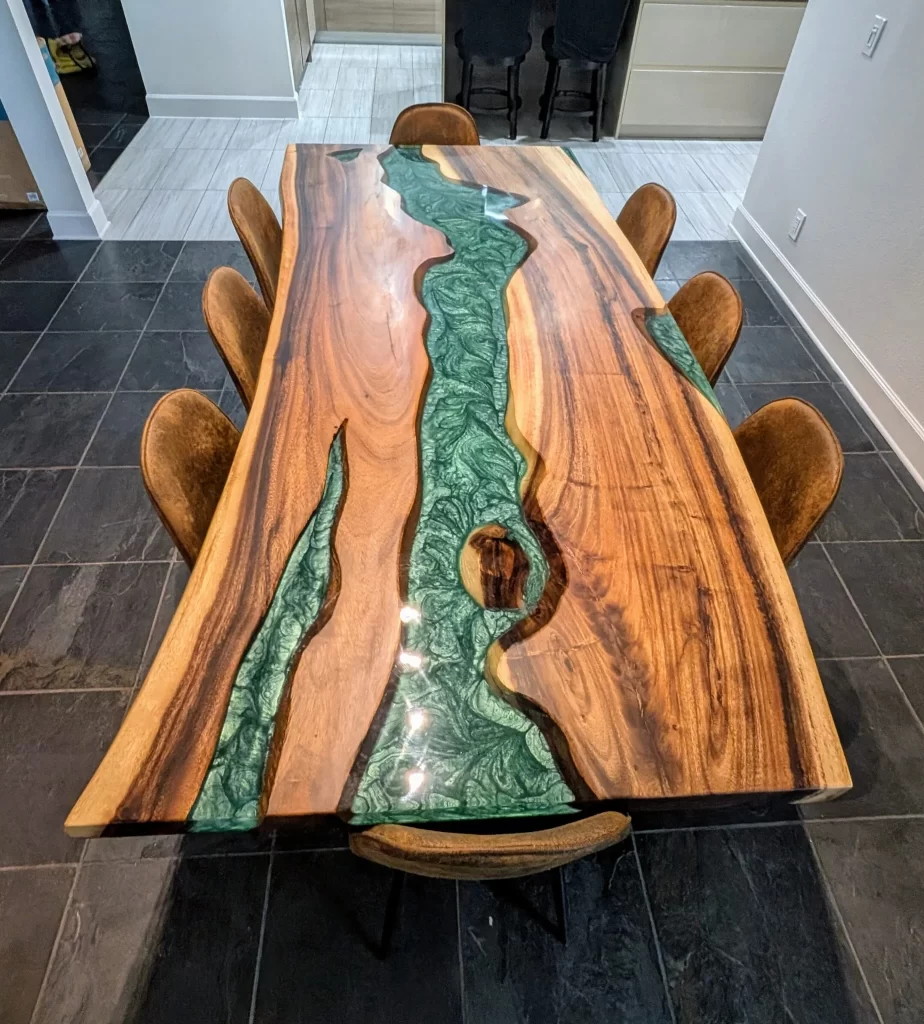 Emerald Green Resin Table with Quick Delivery and Easy Setup