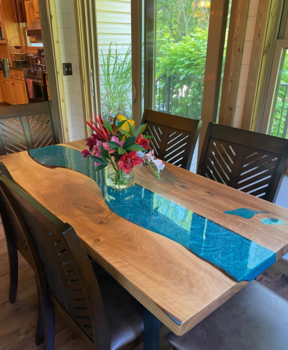 Blue Resin Table with Clear Logistics Support and Beautiful Design